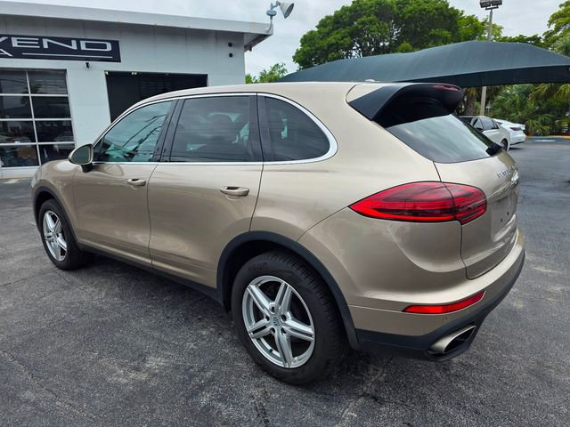 Used 2016 Porsche Cayenne AWD/4WD image 3