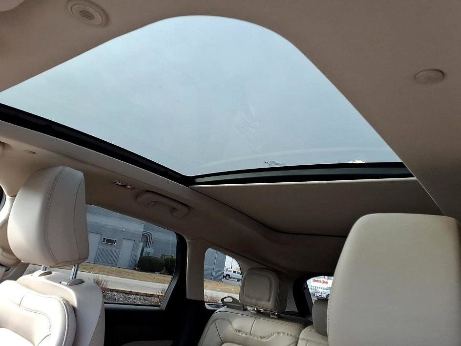 Used 2023 Lincoln Corsair Reserve w/ Equipment Group 201A image 18