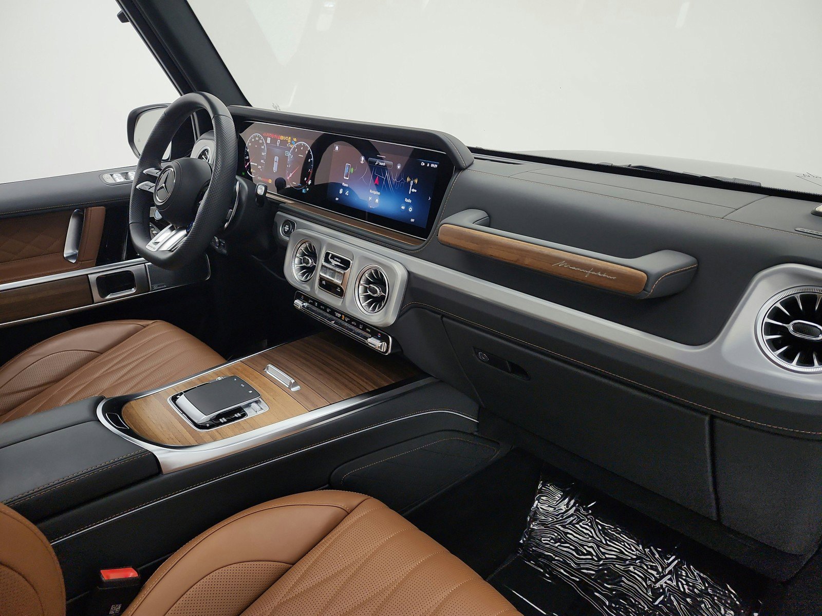 Certified 2025 Mercedes-Benz G 63 AMG 4MATIC image 22