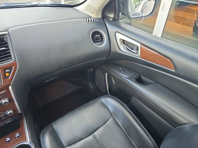 Used 2019 Nissan Pathfinder Platinum image 14
