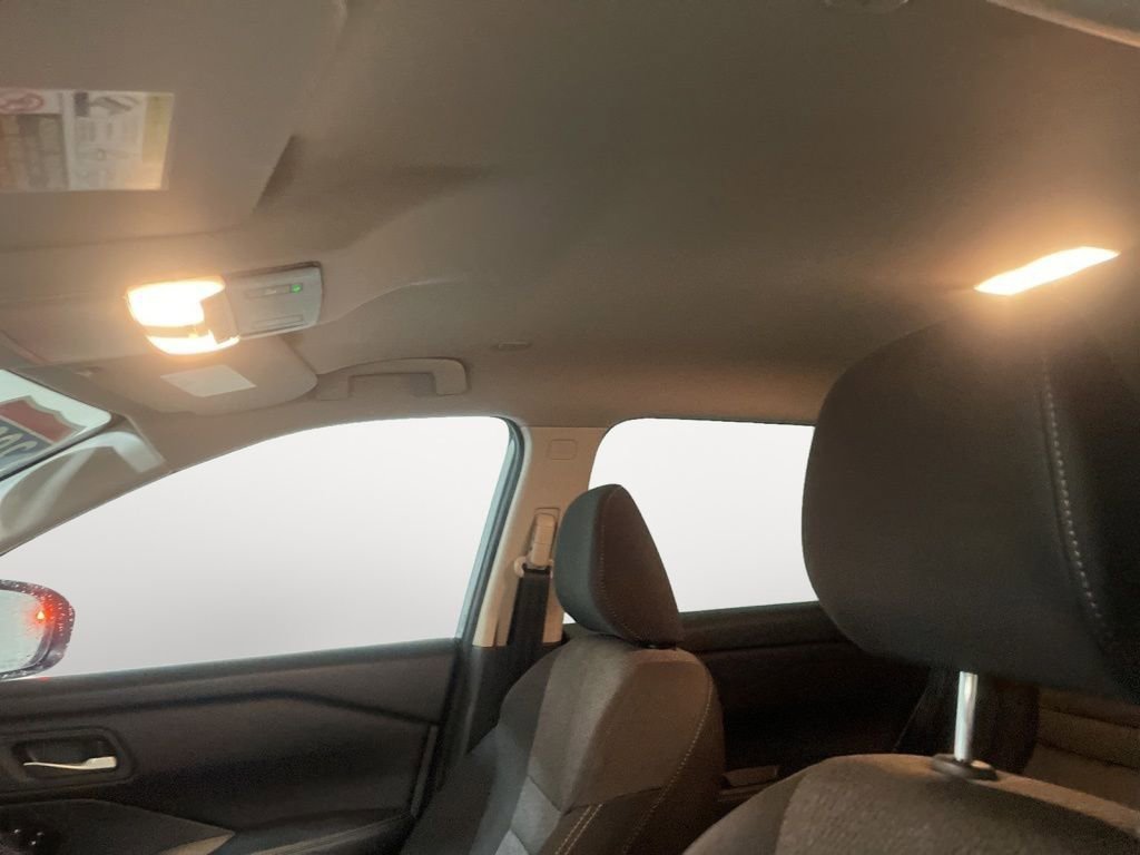 Used 2024 Nissan Rogue SV image 19