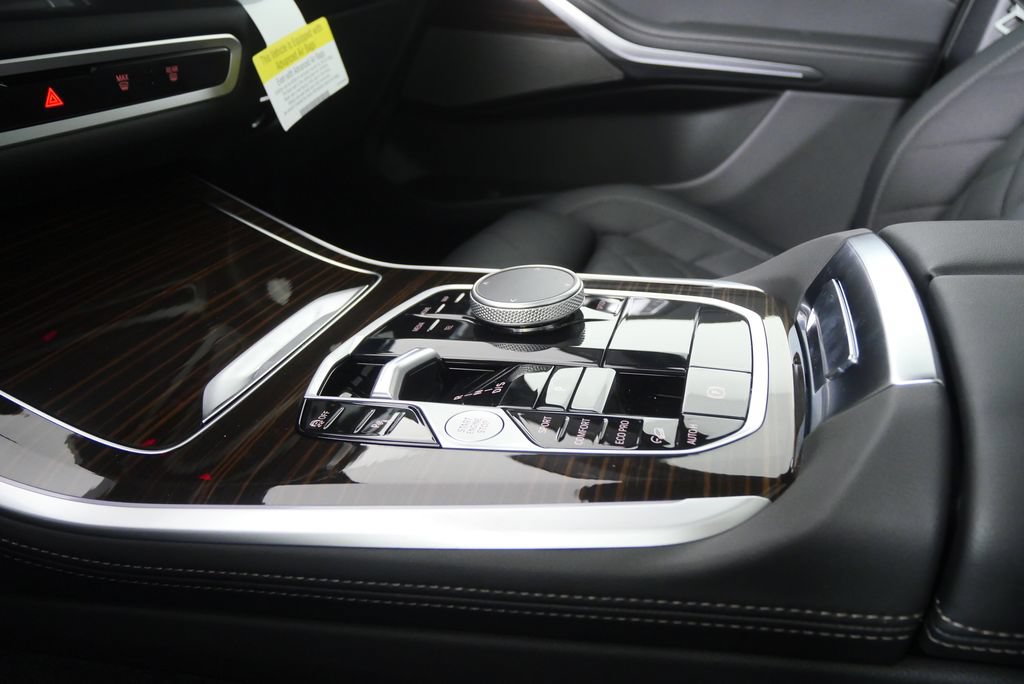Used 2026 BMW X5 xDrive40i w/ M Sport Package AWD/4WD image 25