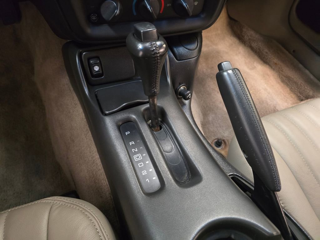 Used 2000 Chevrolet Camaro Z28 image 8