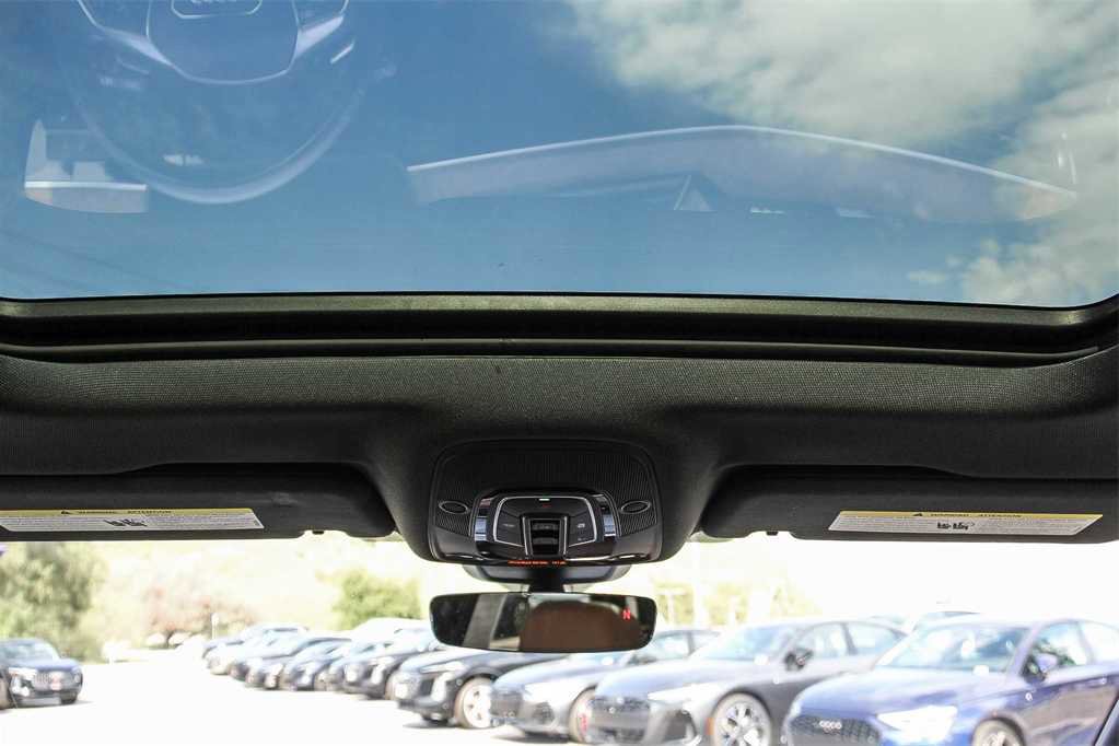 Used 2022 Audi e-tron Premium w/ Convenience Plus Package image 12