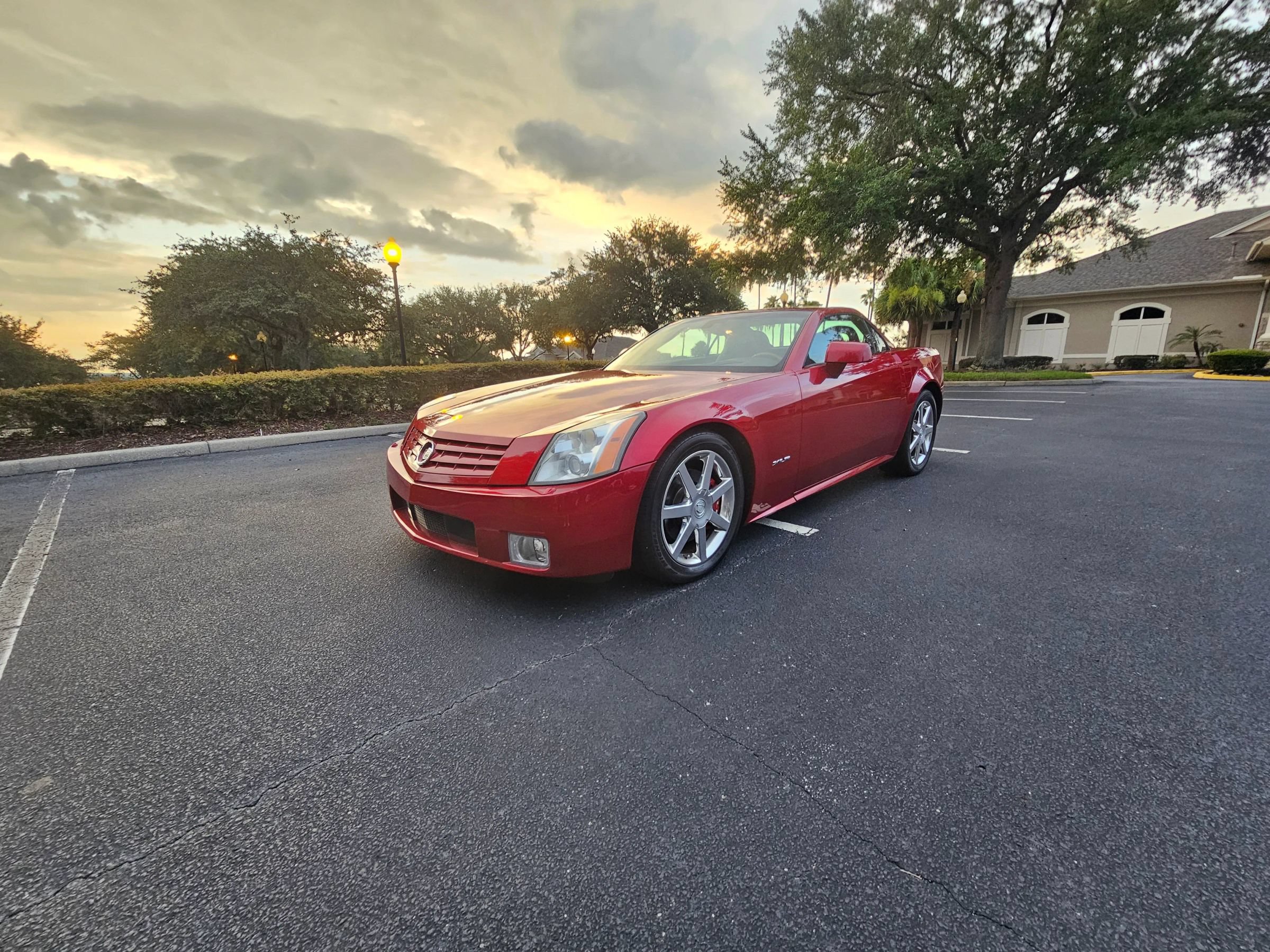 Used 2004 Cadillac XLR RWD image 3