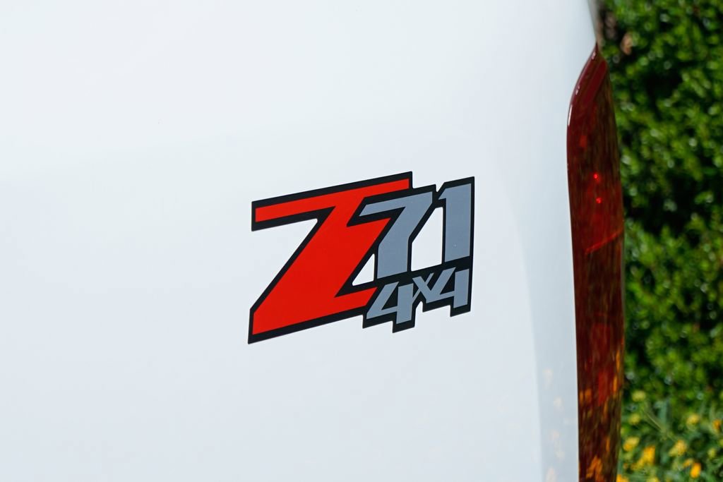 Used 2014 Chevrolet Silverado 2500 LT w/ Custom Sport Truck Package image 45