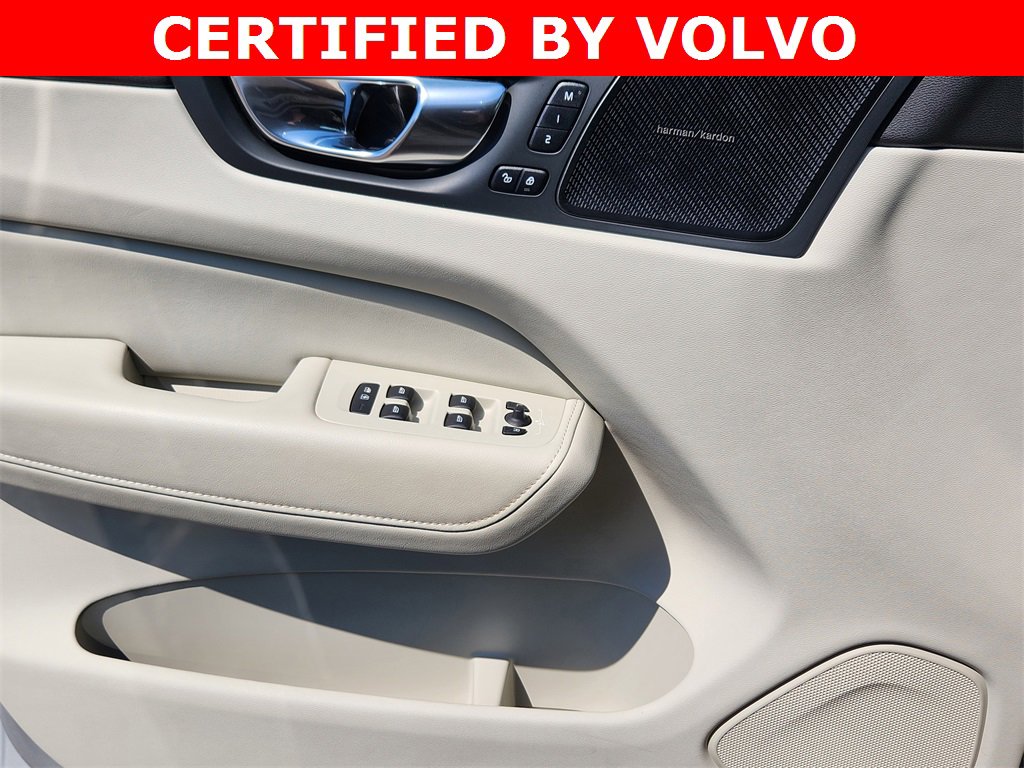 Used 2023 Volvo XC60 T8 Plus w/ Protection Package Premier image 10
