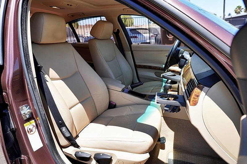 Used 2006 BMW 325i Sedan image 16