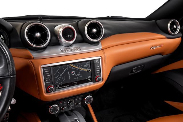 Certified 2016 Ferrari California T RWD image 31