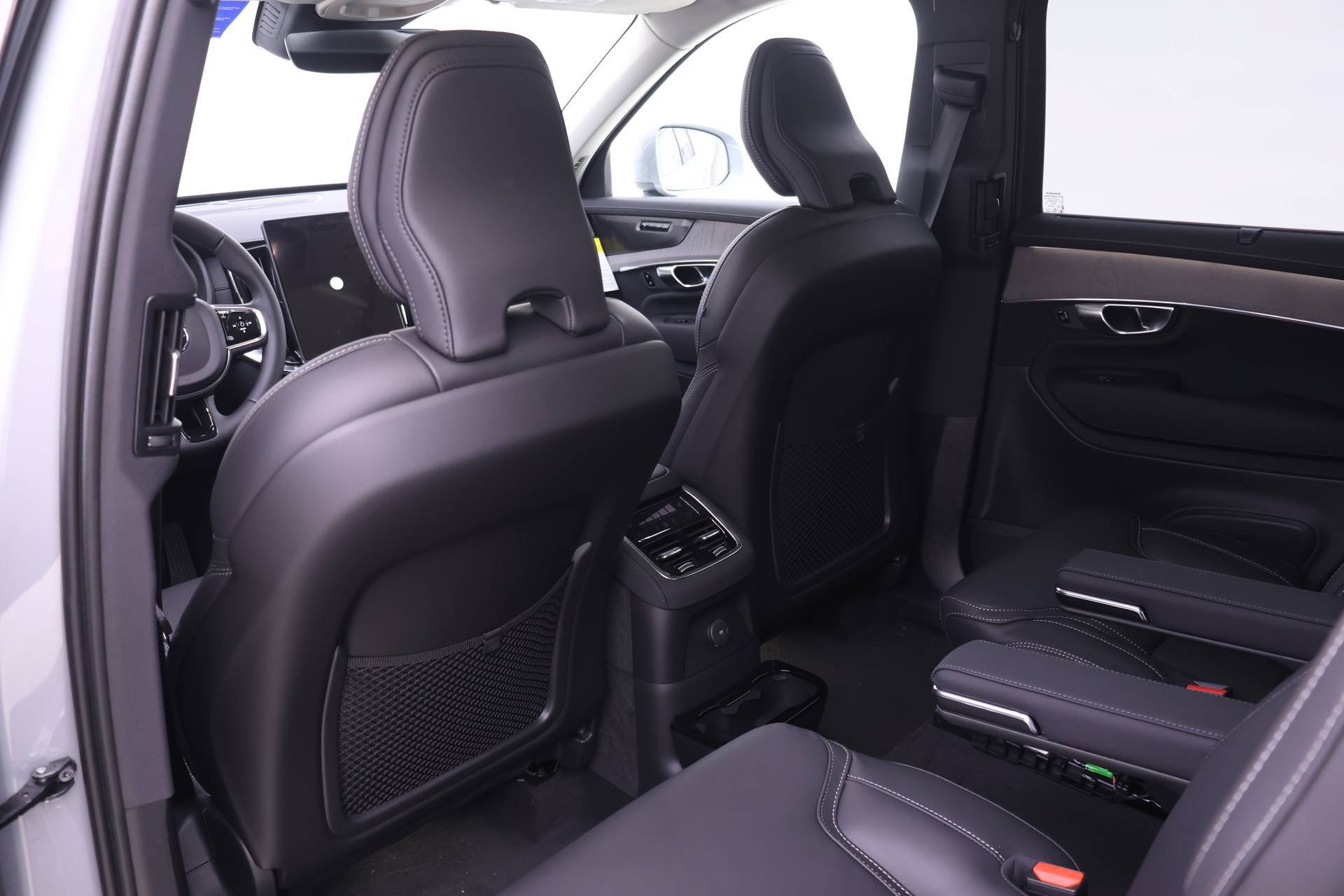 New 2026 Volvo XC90 T8 Ultra w/ Protection Package Premier AWD/4WD image 13