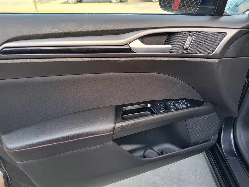 Used 2014 Ford Fusion SE image 15