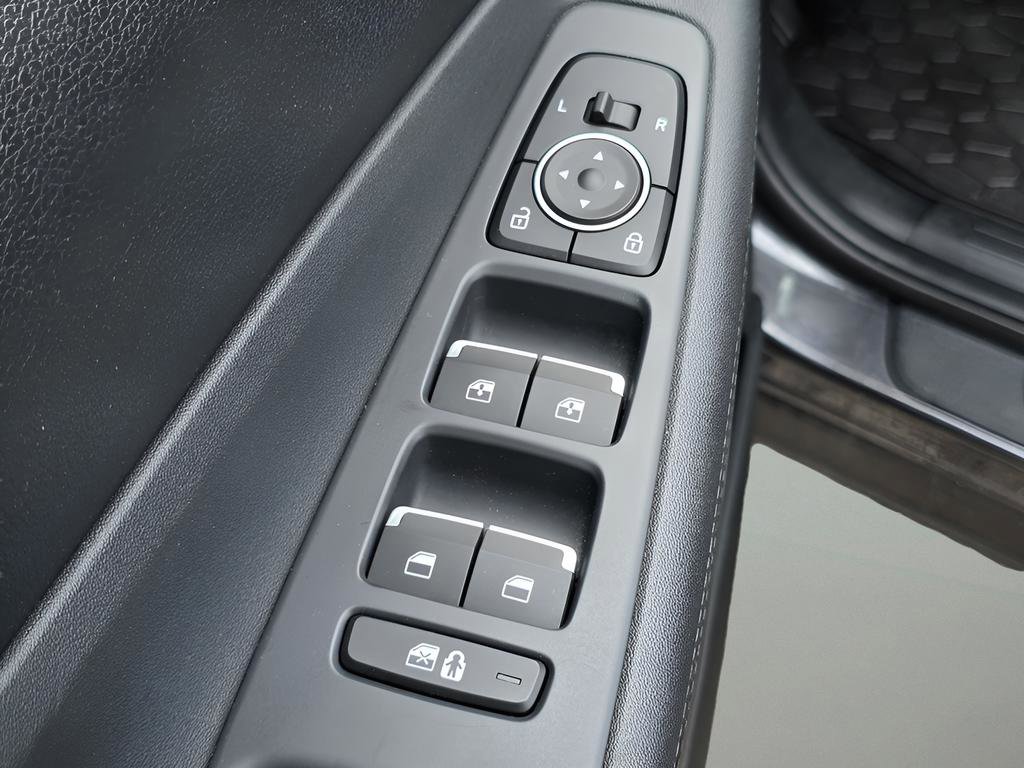 Certified 2023 Hyundai Santa Fe SEL w/ Cargo Package image 18