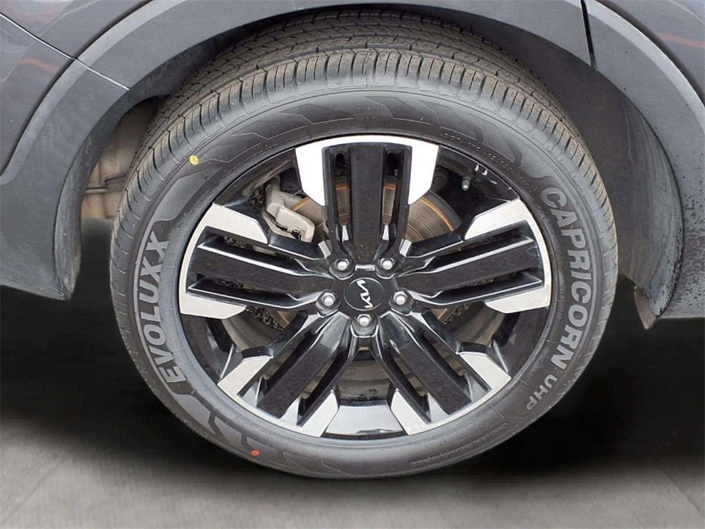 Used 2023 Kia Telluride SX image 9