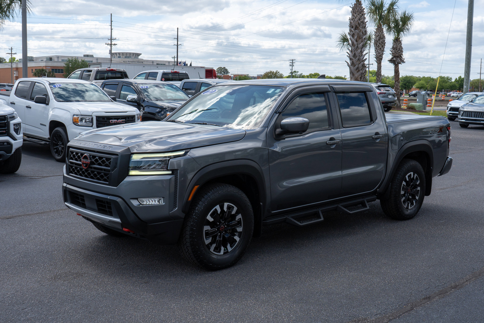 Used 2022 Nissan Frontier Pro-X image 7