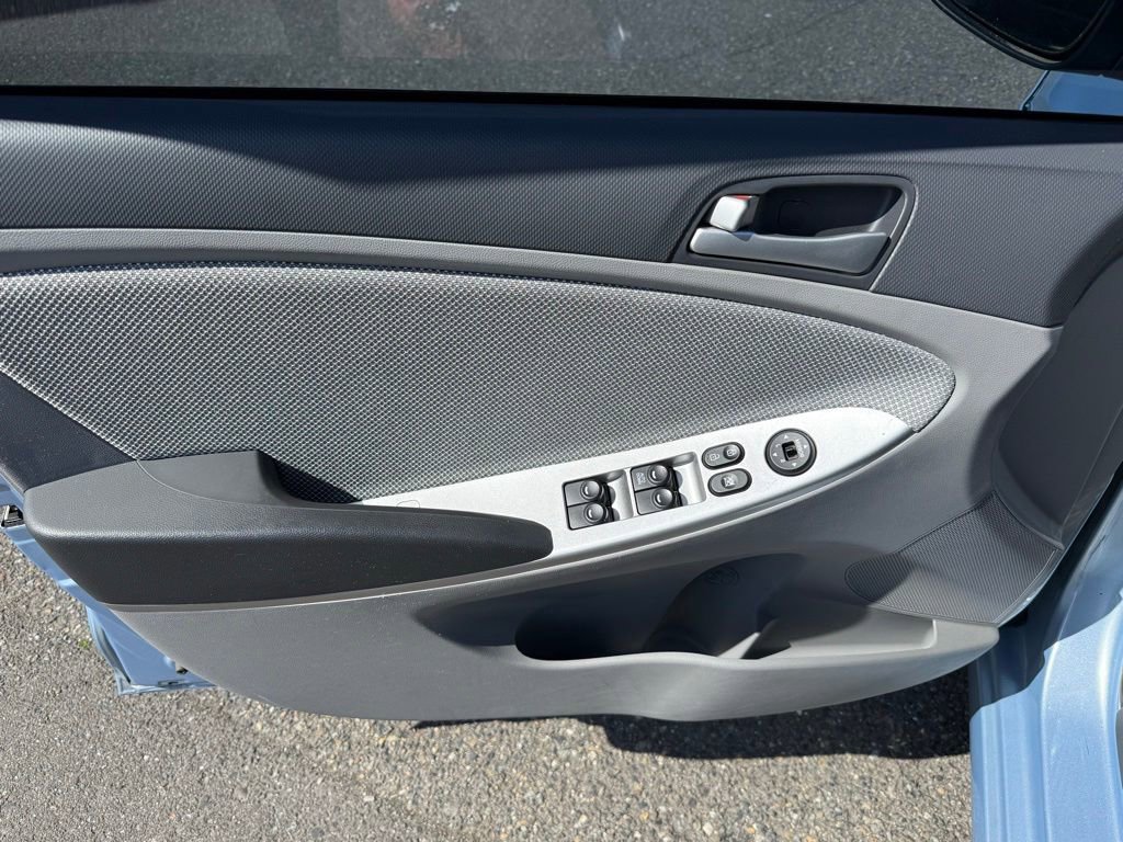 Used 2014 Hyundai Accent GS FWD image 5