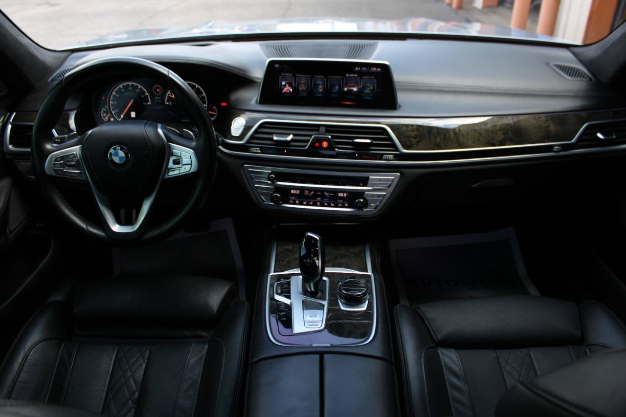 Used 2017 BMW 750i RWD image 39