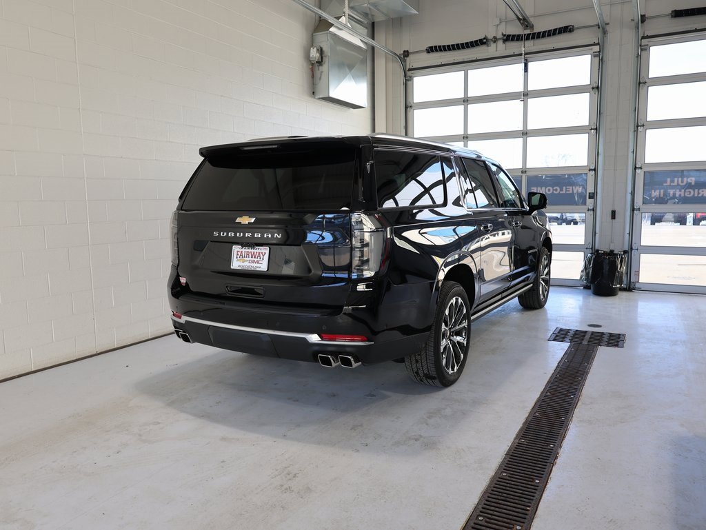 New 2025 Chevrolet Suburban High Country image 3