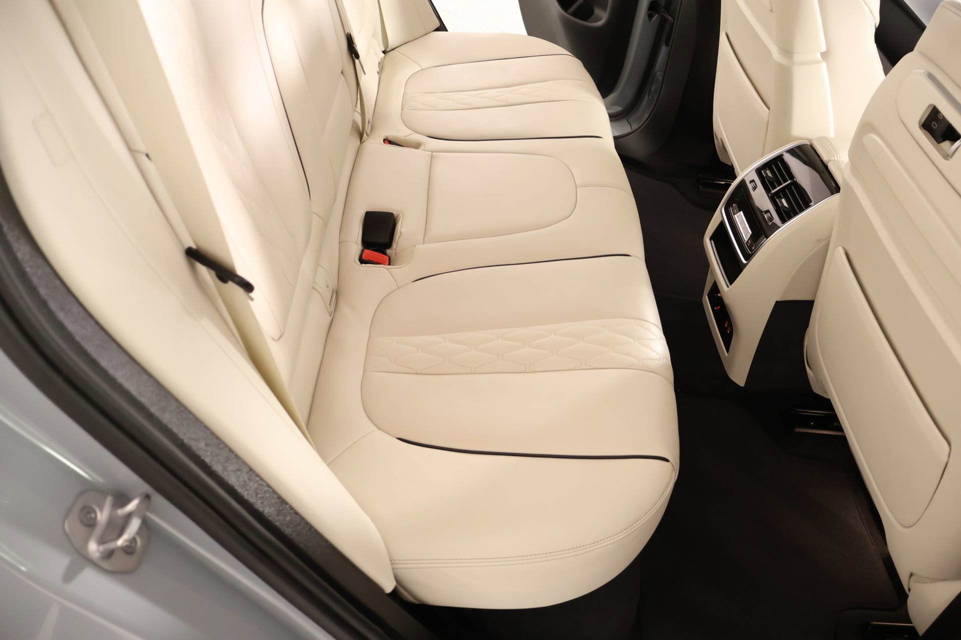 Used 2025 BMW X5 M60i AWD/4WD image 15