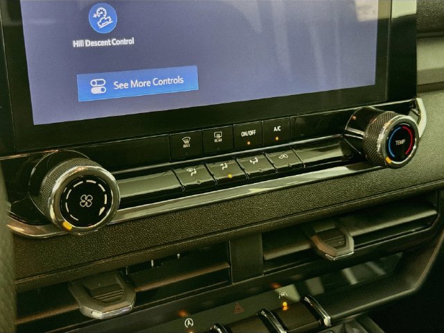 Used 2023 Chevrolet Colorado Trail Boss w/ Technology Package AWD/4WD image 16