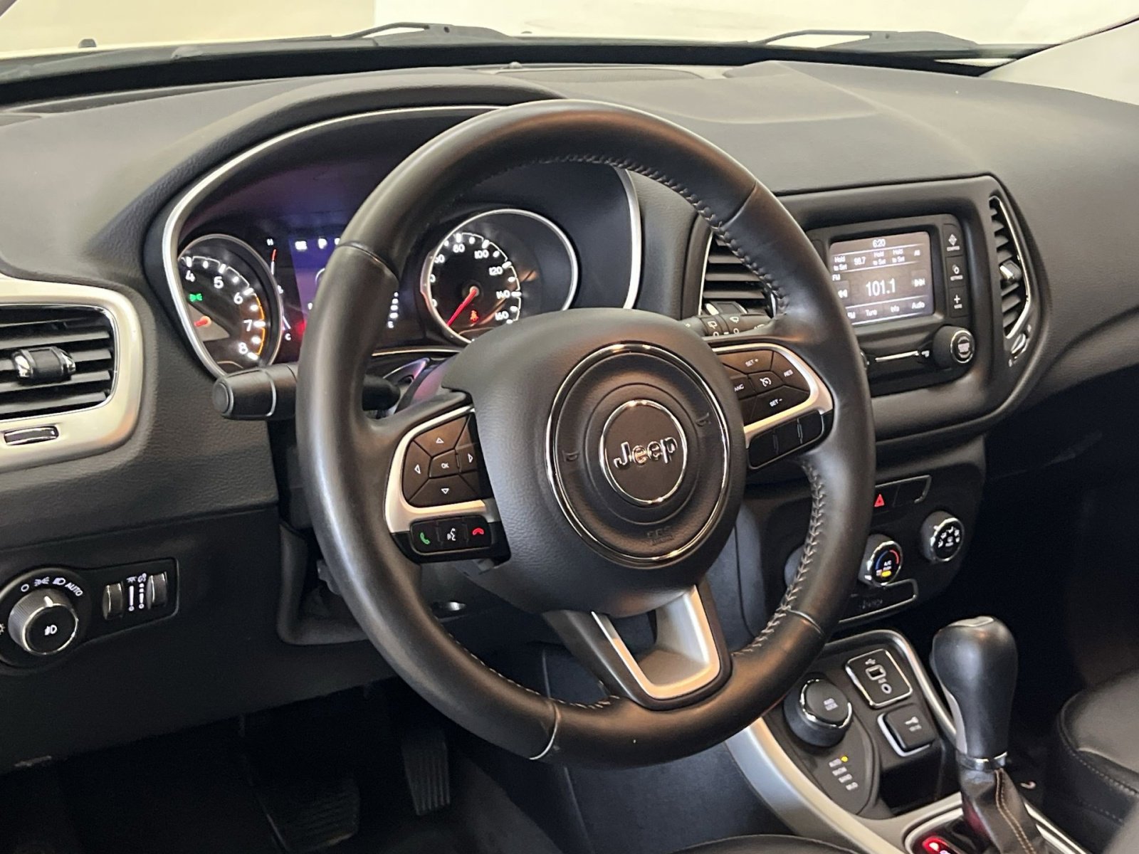 Used 2018 Jeep Compass Latitude AWD/4WD image 20