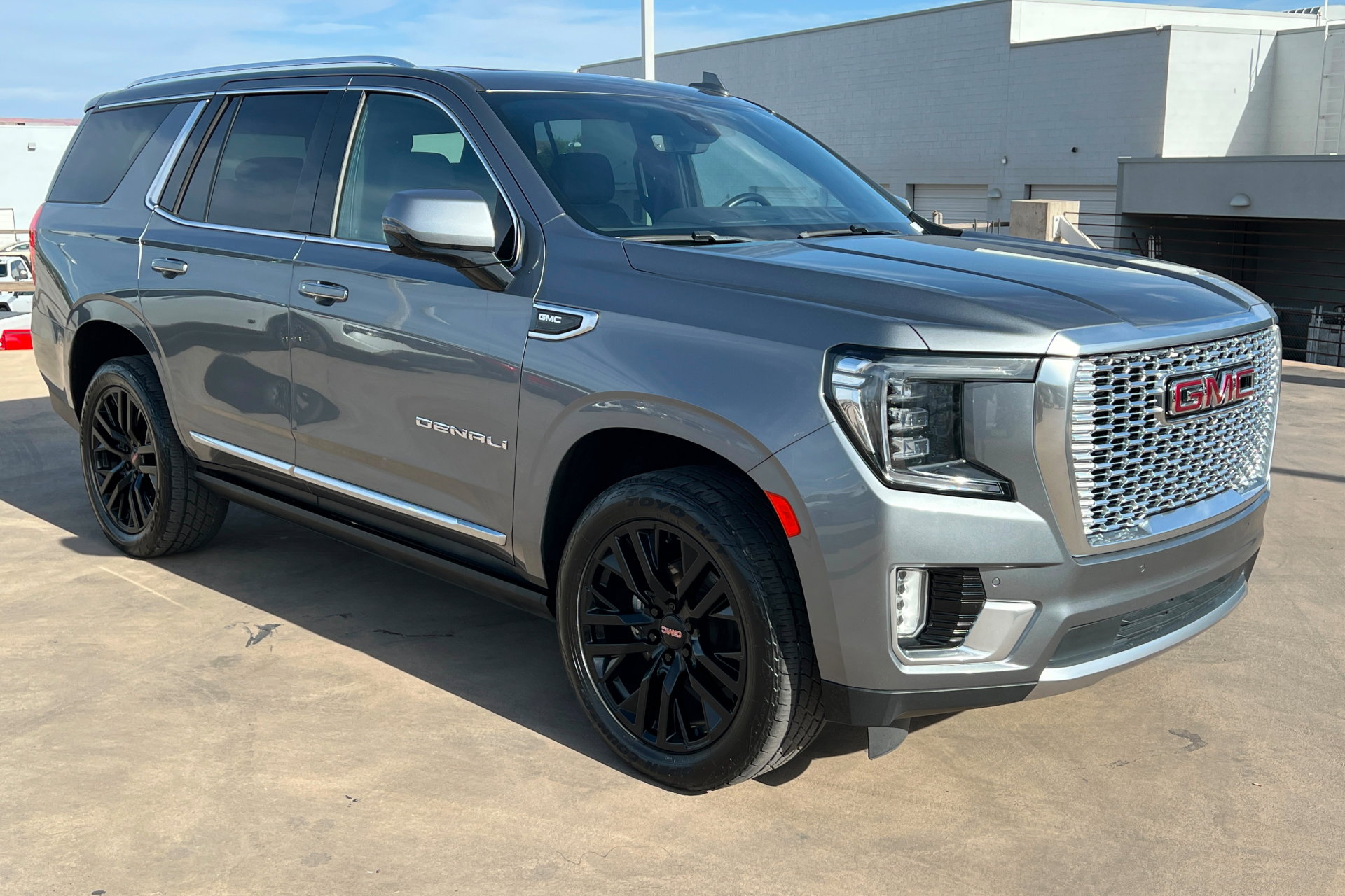 Used 2021 GMC Yukon Denali w/ Denali Premium Package image 7