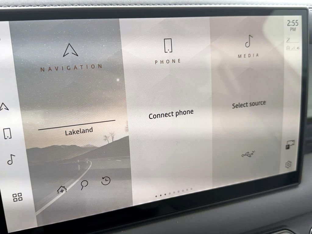 New 2025 Land Rover Defender 110 S image 19