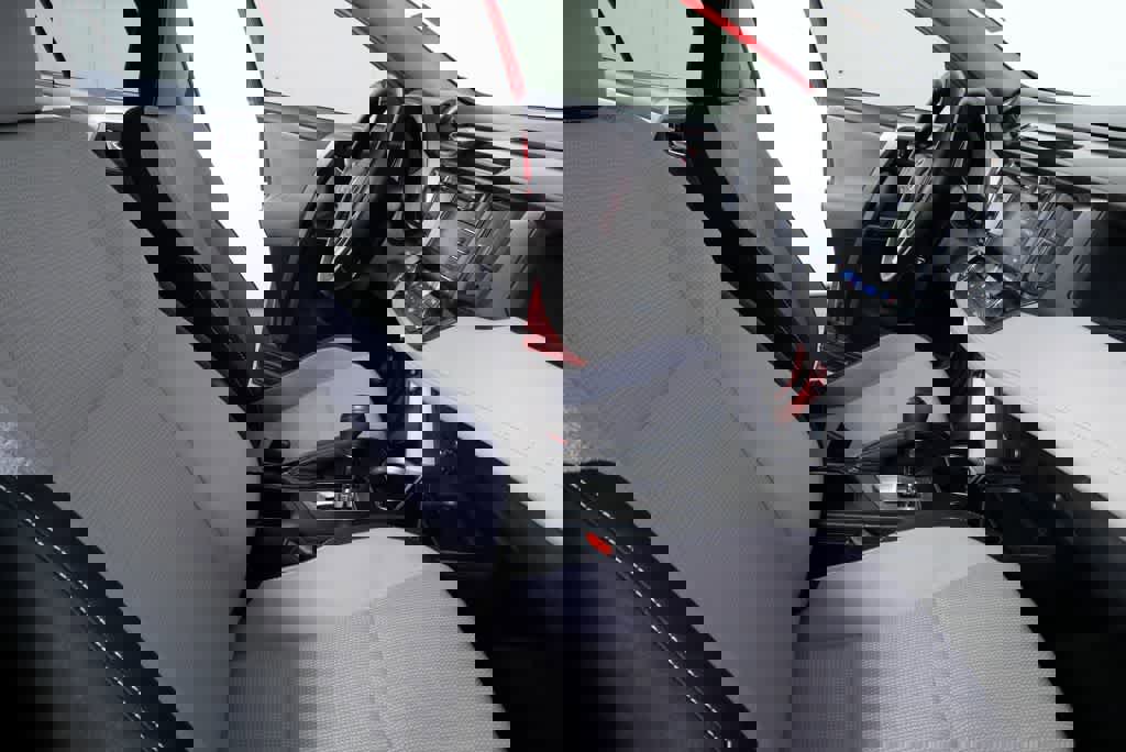 Used 2017 Toyota RAV4 XLE image 24