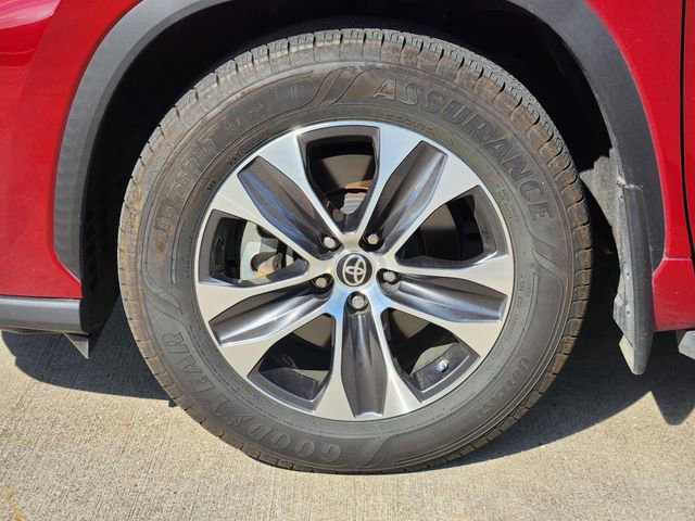 Used 2021 Toyota Highlander XLE image 10