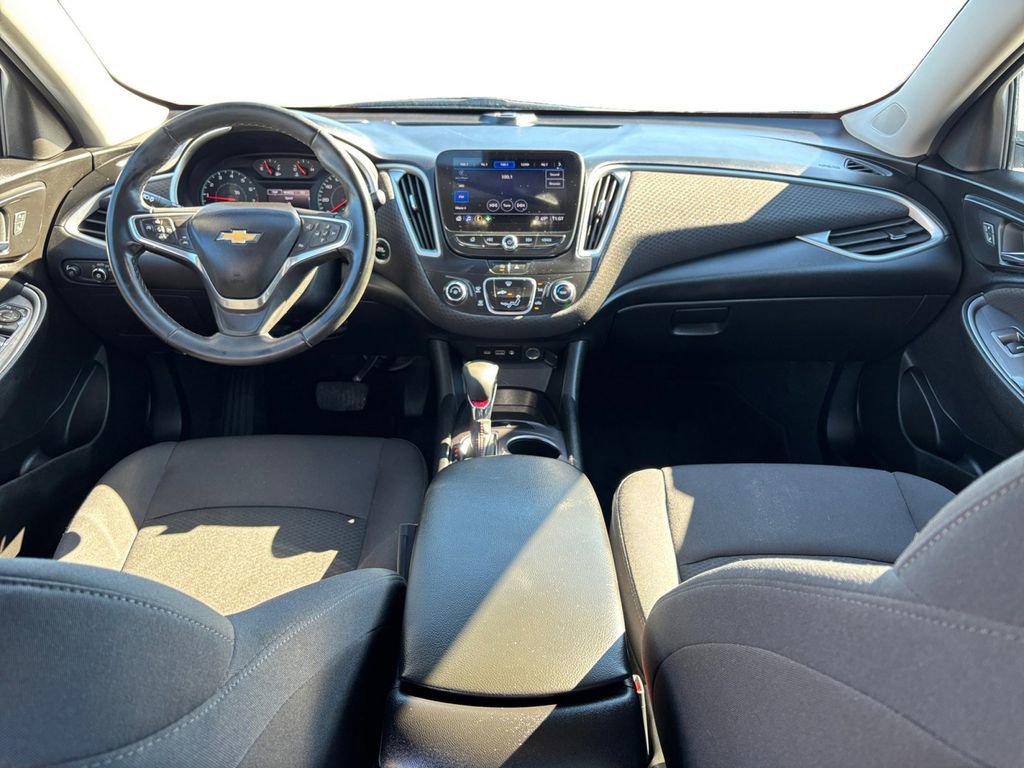 Used 2023 Chevrolet Malibu RS image 17