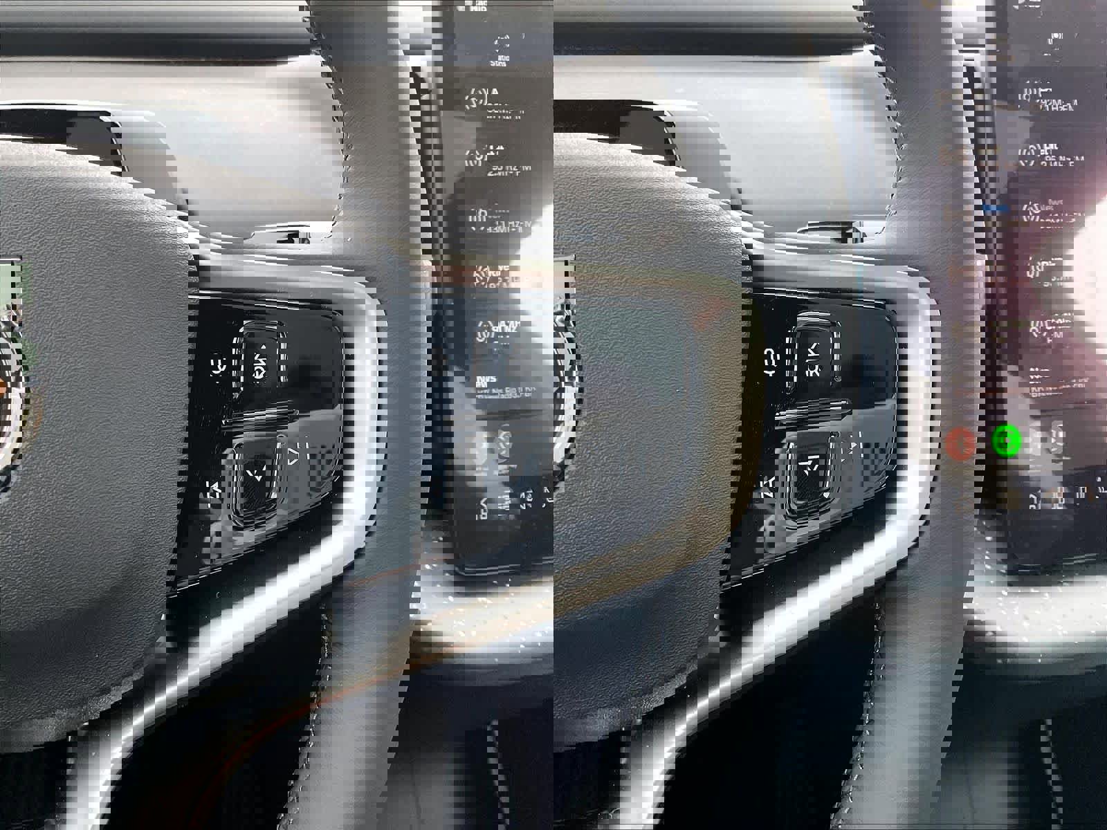 New 2025 Volvo EX30 Ultra w/ Protection Package Premier image 18