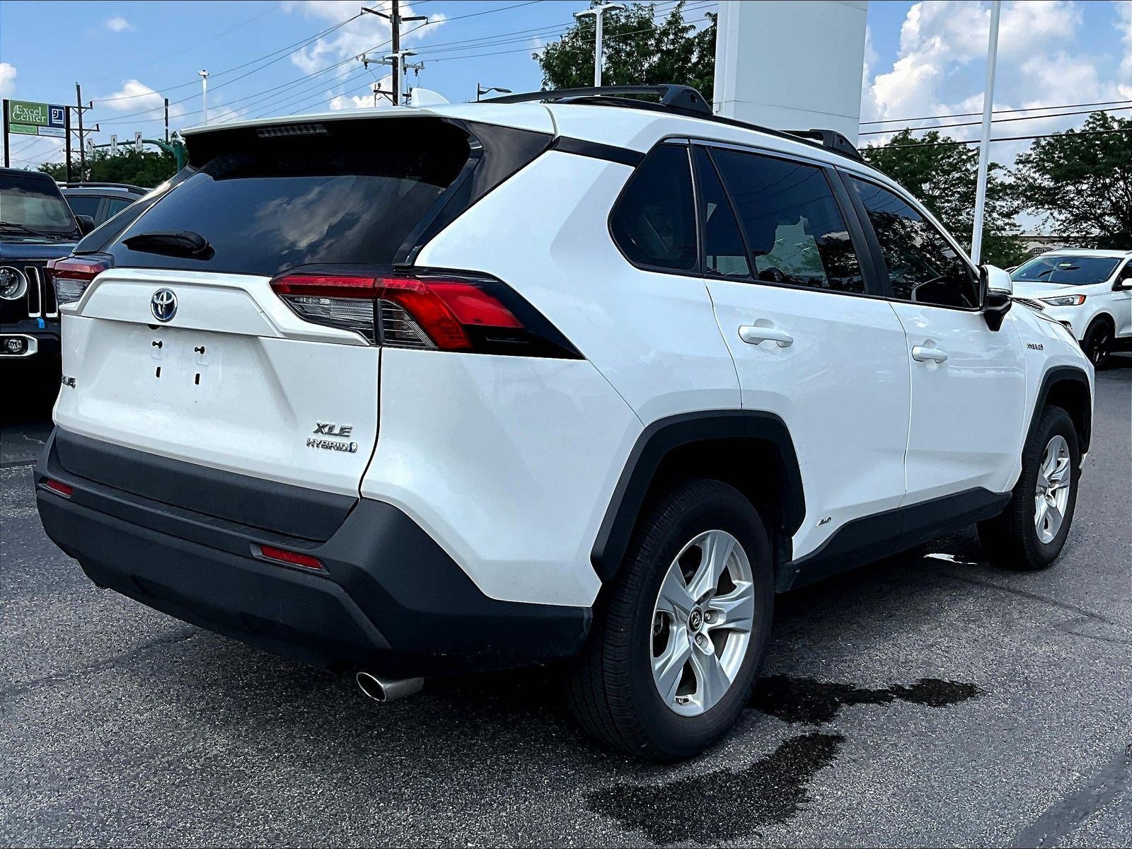 Used 2019 Toyota RAV4 XLE w/ Convenience Package AWD/4WD image 6