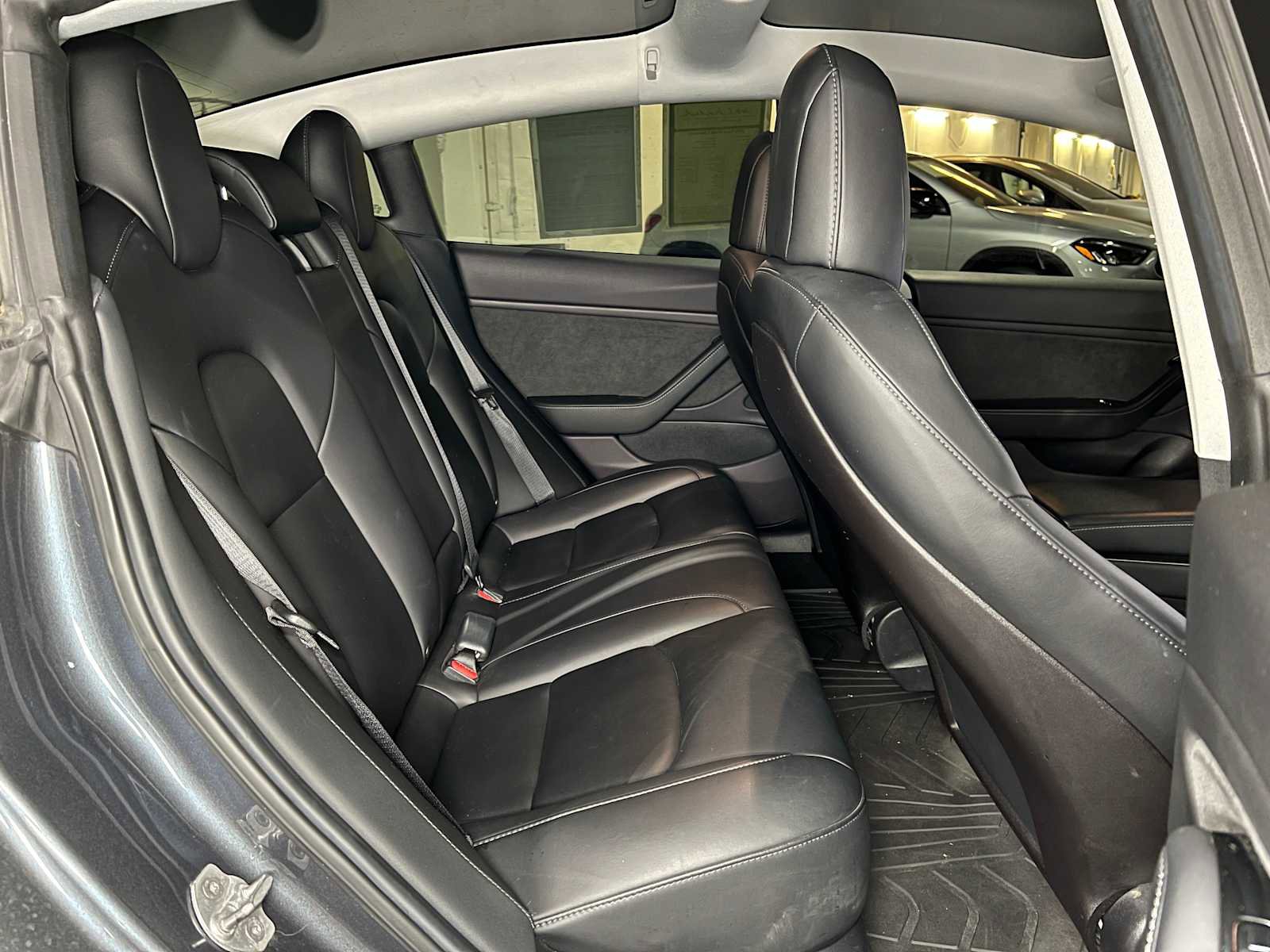 Used 2019 Tesla Model 3 Standard Range image 14