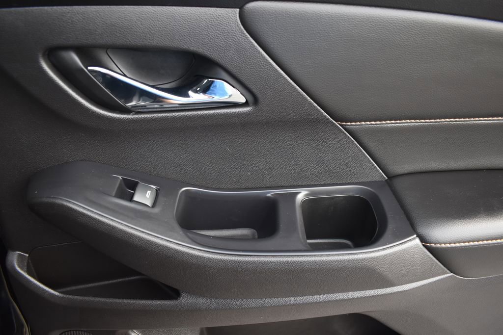 Used 2018 Chevrolet Traverse LS FWD image 15