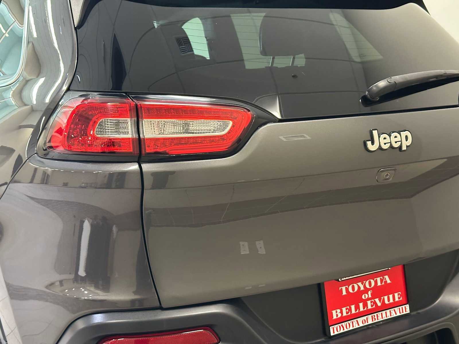 Used 2015 Jeep Cherokee Limited w/ Luxury Group image 7