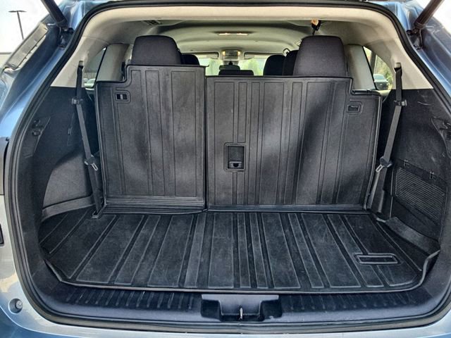 Used 2022 Toyota Highlander LE image 16