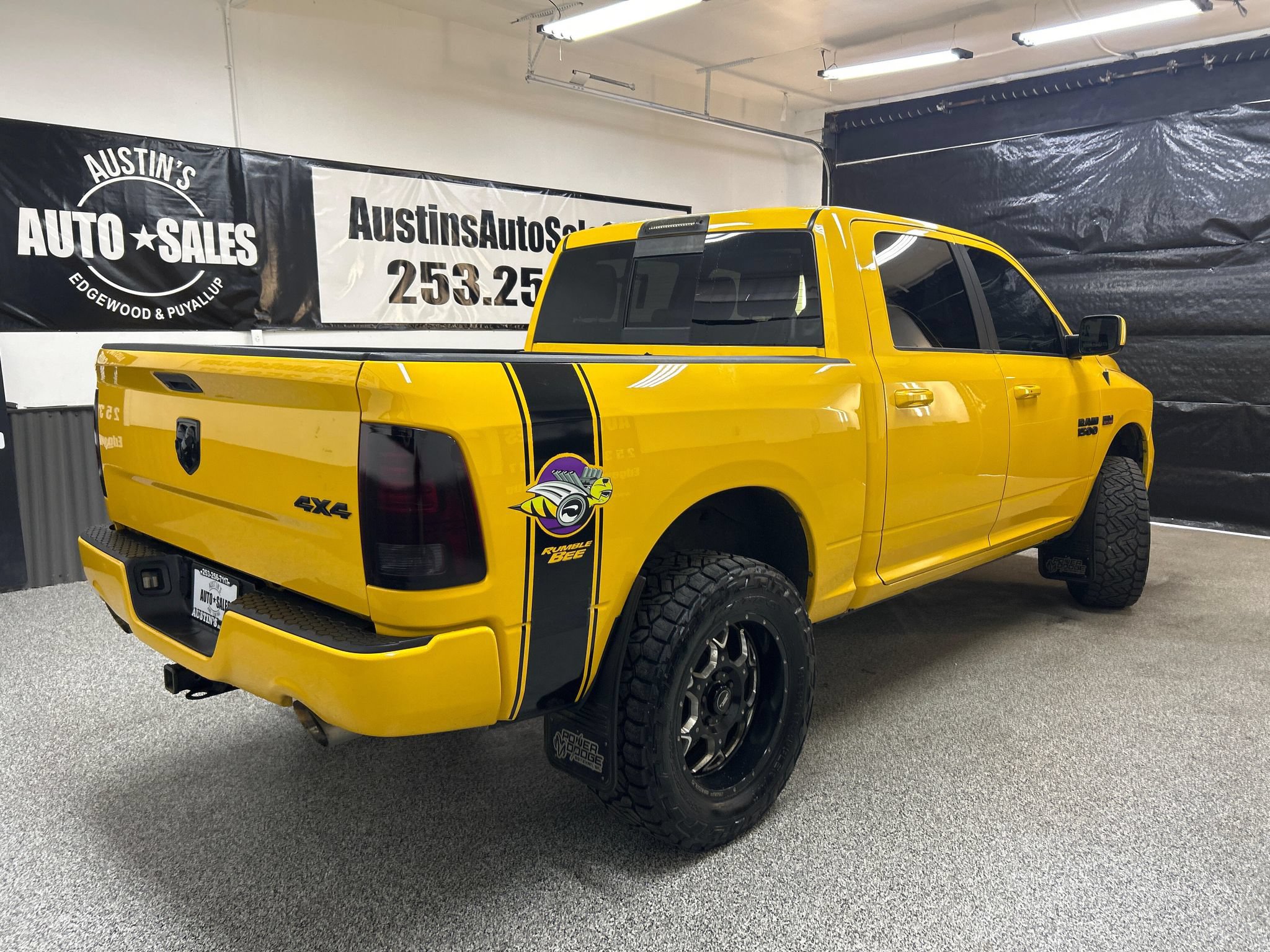 Used 2016 RAM 1500 Sport w/ Stinger Yellow Sport Package AWD/4WD image 6