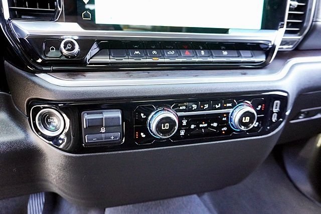 Used 2025 GMC Sierra 1500 SLT AWD/4WD image 43