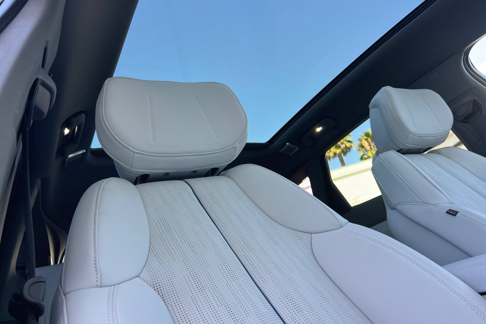 Certified 2026 Cadillac Optiq Luxury 2 w/ LPO, Floor Liner Package RWD image 19