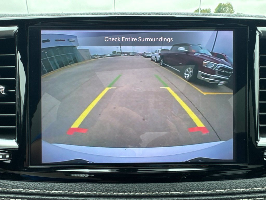 Used 2025 Chrysler Pacifica Limited FWD image 10
