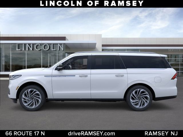 New 2026 Lincoln Navigator L Reserve AWD/4WD image 3