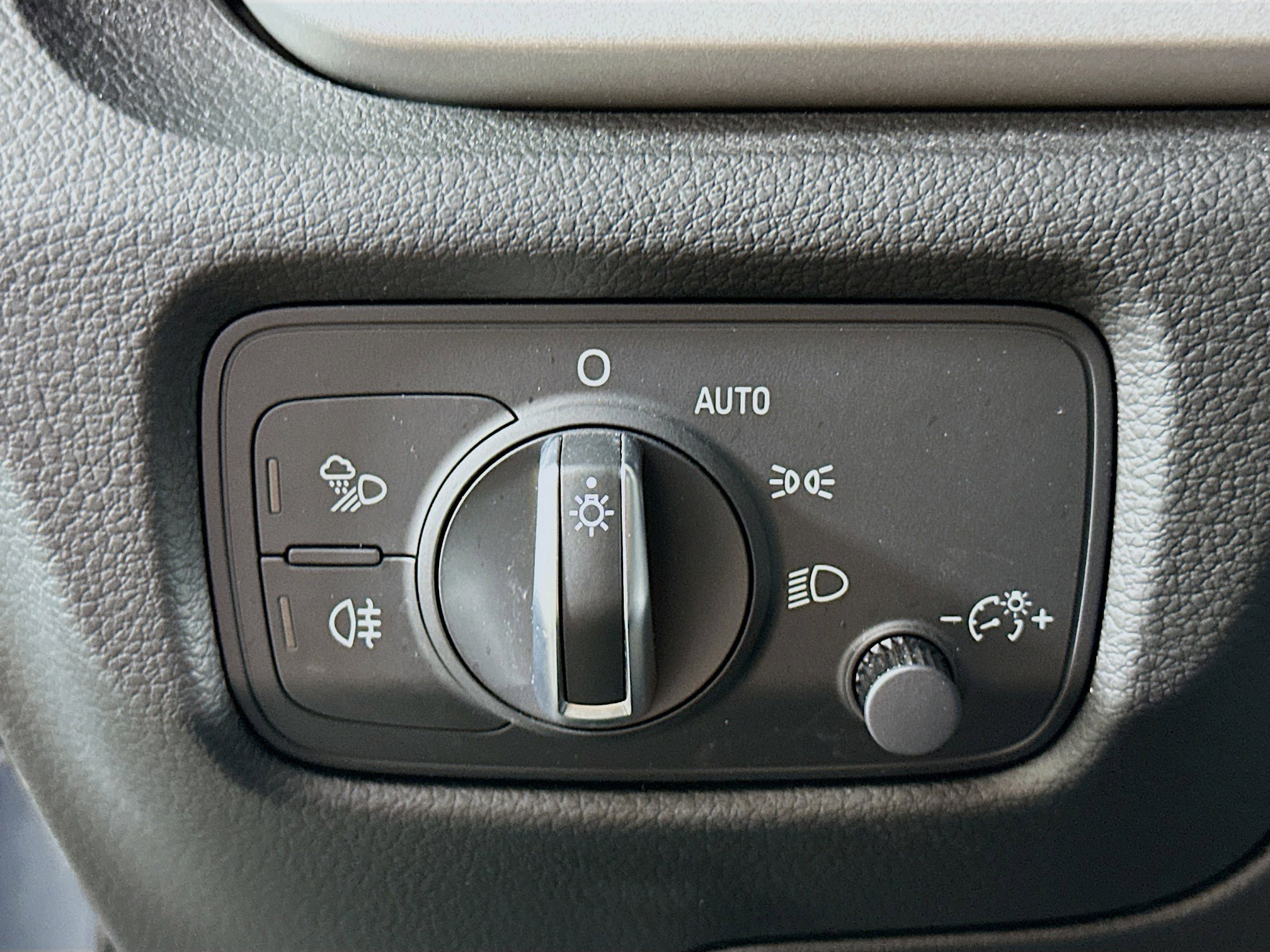 Used 2017 Audi A3 2.0T Premium w/ Convenience Package image 17