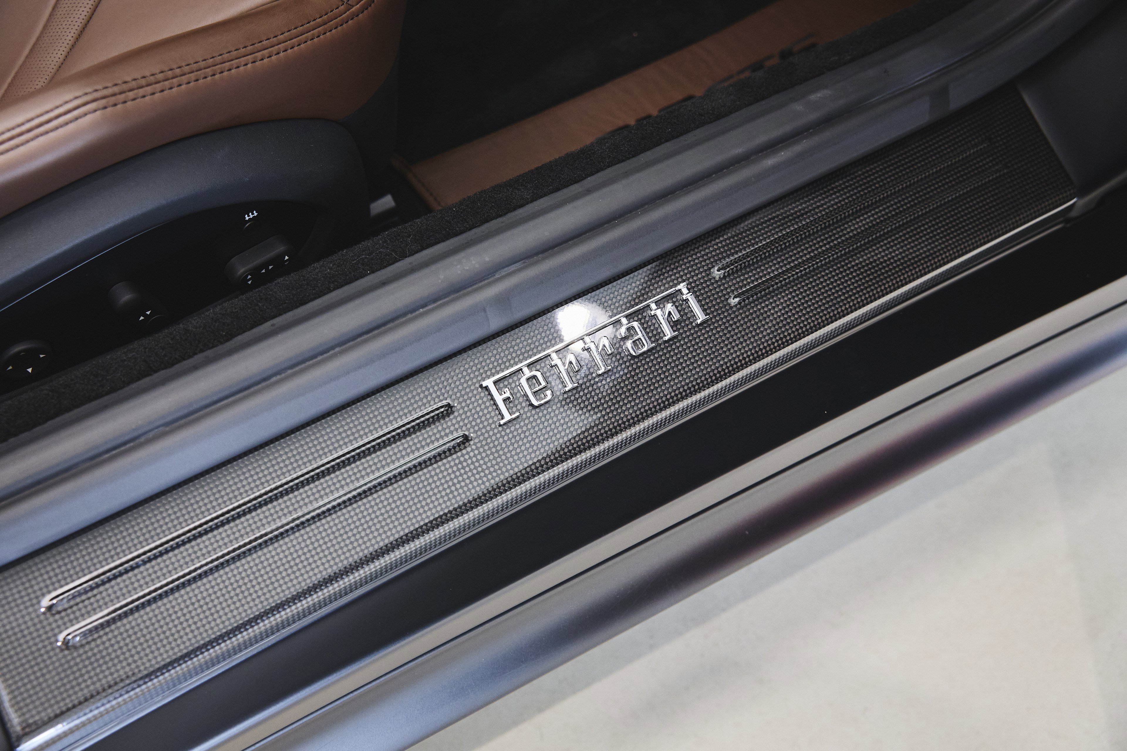 Used 2022 Ferrari 812 GTS image 44