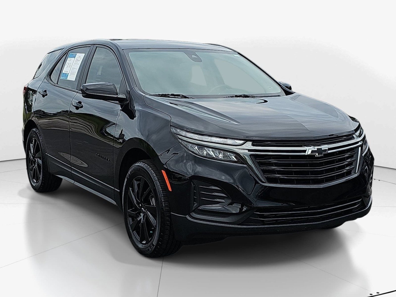 Used 2024 Chevrolet Equinox LS w/ LS Convenience Package FWD image 2