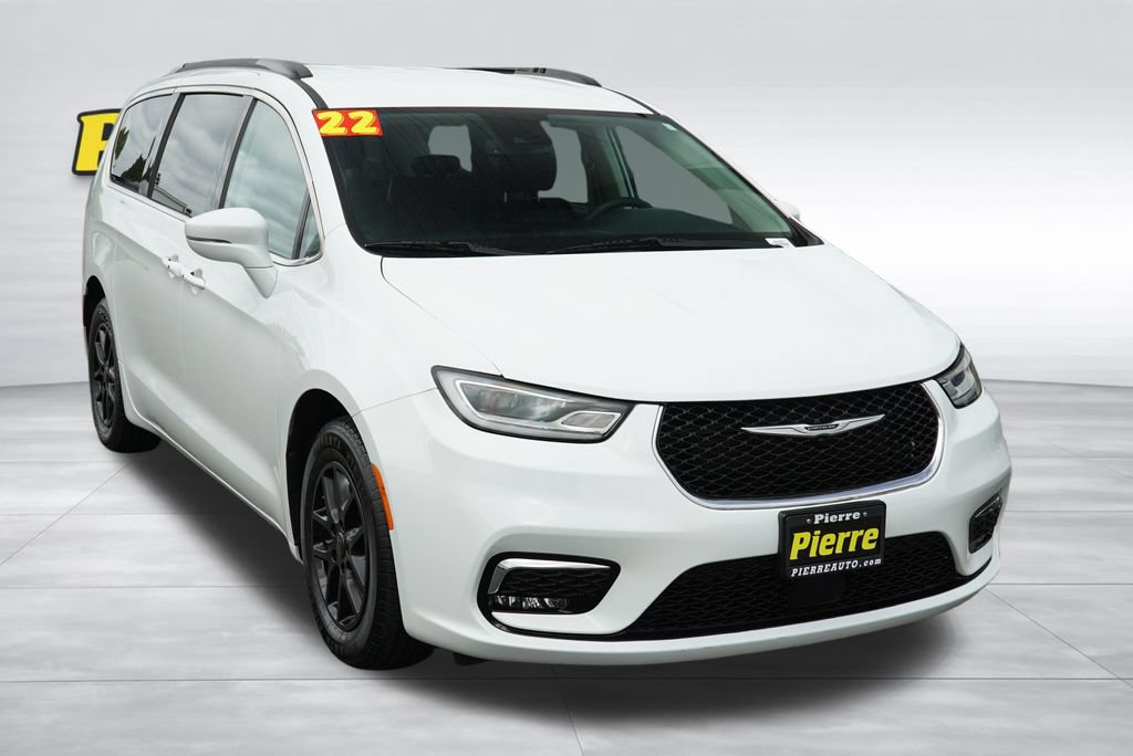 Used 2022 Chrysler Pacifica Touring-L FWD image 2