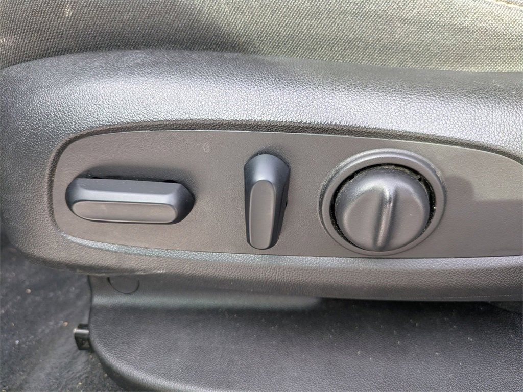 Used 2020 GMC Acadia SLE w/ Driver Convenience Package image 16