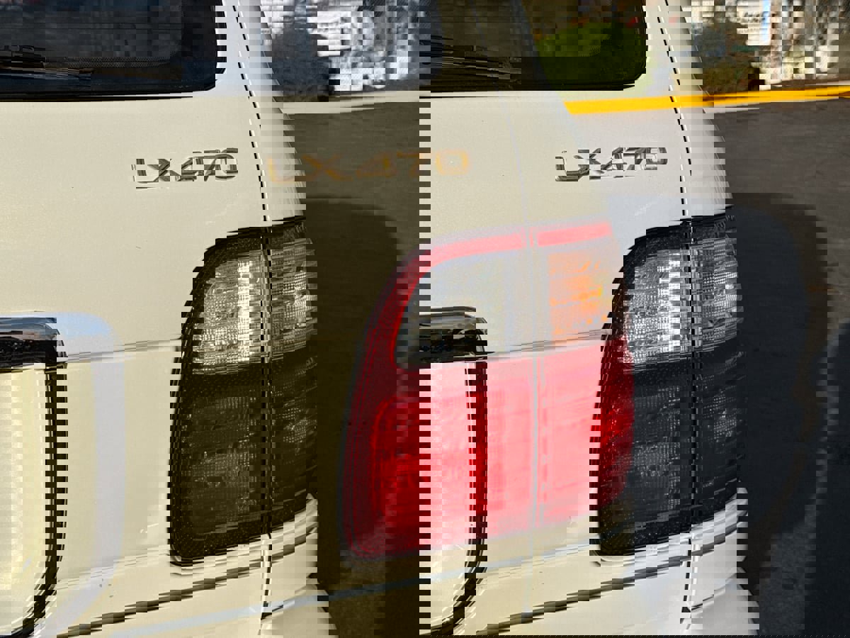 Used 2000 Lexus LX 470 4WD image 39