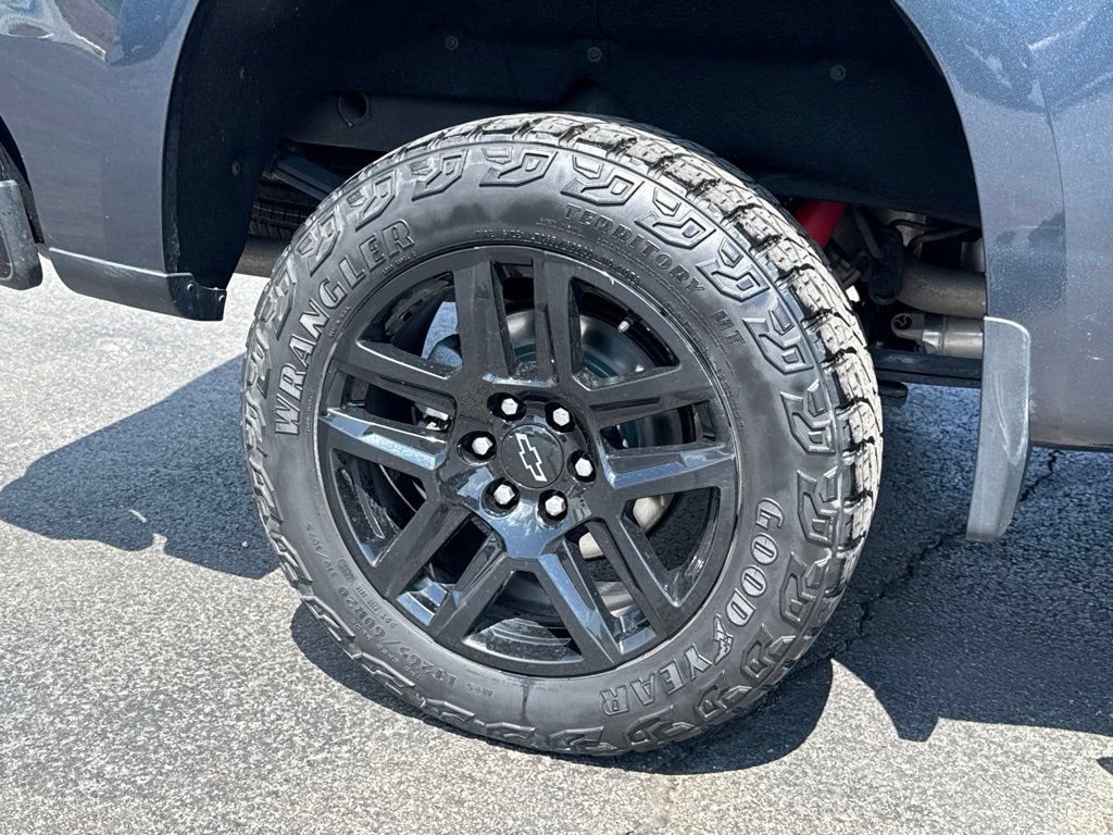 Used 2022 Chevrolet Silverado 1500 LT Trail Boss w/ Bed Protection Package AWD/4WD image 9