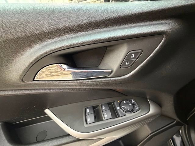 Used 2024 Chevrolet Trax LS FWD image 27