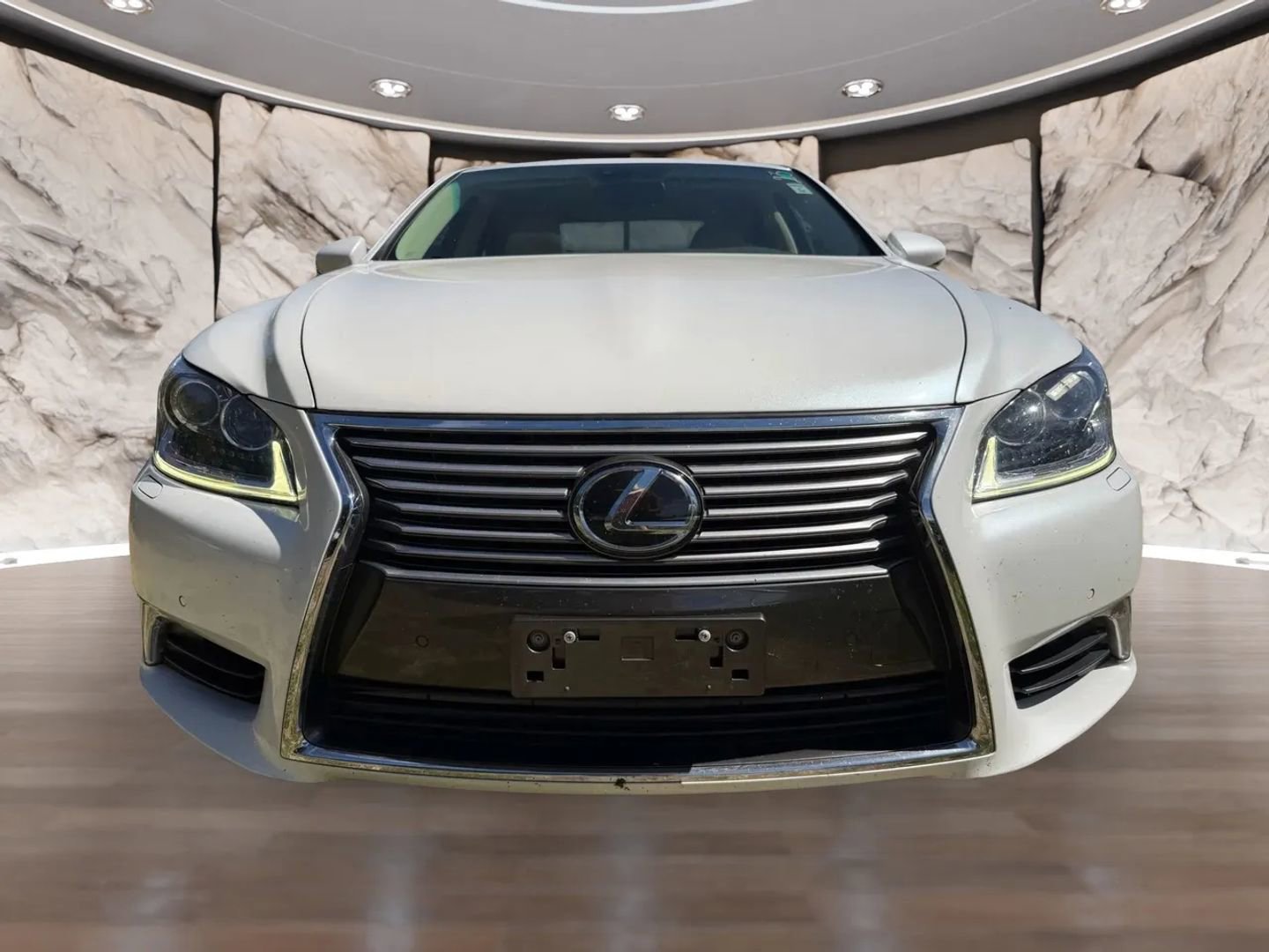 Used 2016 Lexus LS 460 w/ Comfort Package image 2