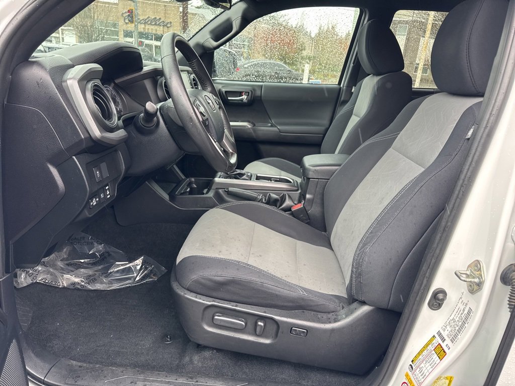 Used 2020 Toyota Tacoma TRD Sport image 15